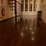 Queen 24 Bed & Breakfast