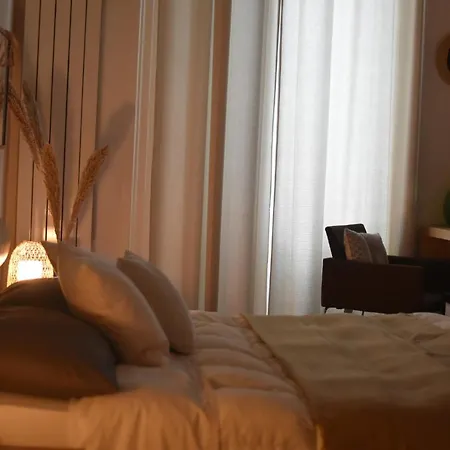 Queen 24 Bed & Breakfast