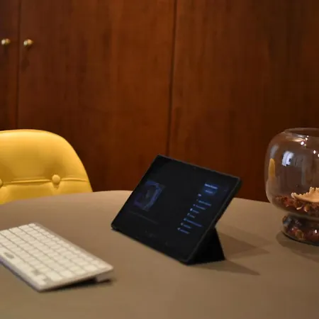 Queen 24 Oda ve Kahvaltı 4*