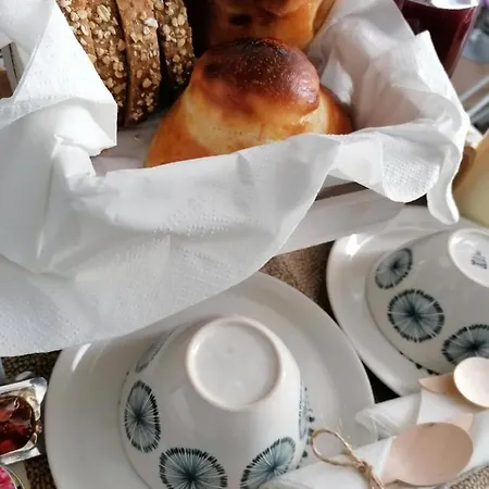 Queen 24 Bed & Breakfast *
