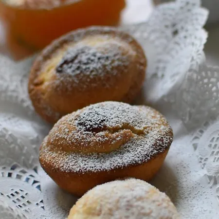 Queen 24 Oda ve Kahvaltı Taranto