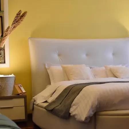 Queen 24 Bed & Breakfast Taranto