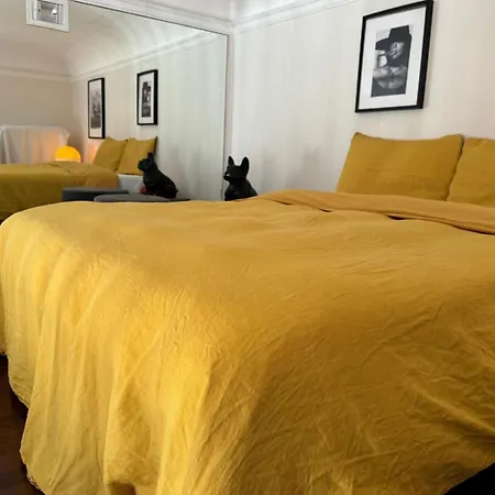 Queen 24 Bed & Breakfast