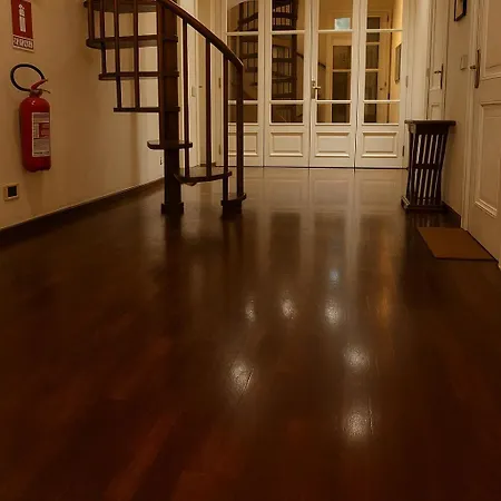 Queen 24 Bed & Breakfast