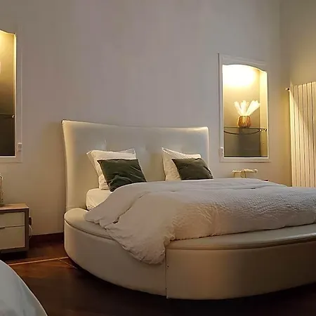 Queen 24 Bed & Breakfast